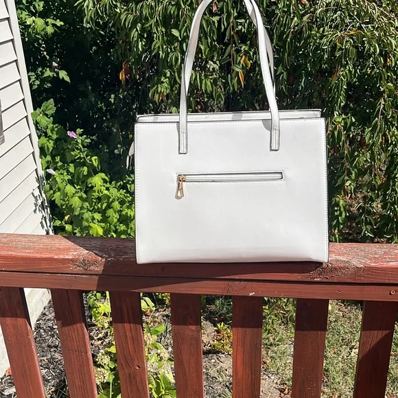 White Quilted Tote Bag - Picture 2 of 4